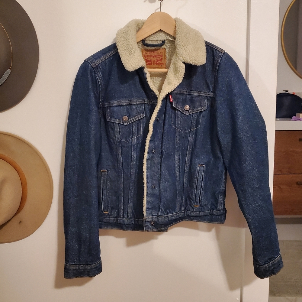Sherpa lined Denim Levi's Trucker Jacket